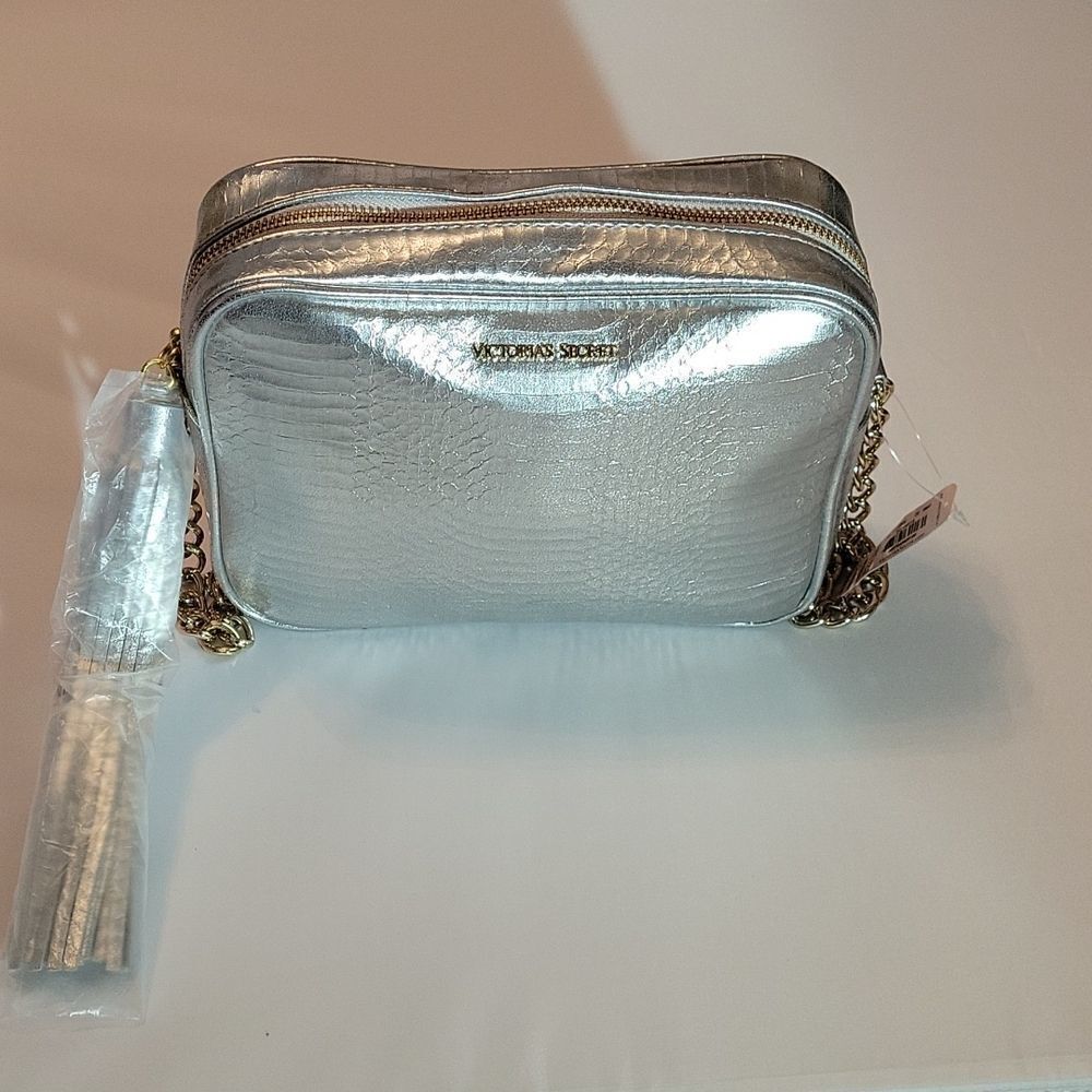 BRAND NEW VICTORIA SECRET SILVER WITH SHOULDER STRAP BAG - Picture 2 of 16